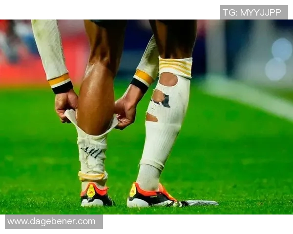 足球明星时尚风采男生照片大赏展现运动与潮流的完美结合